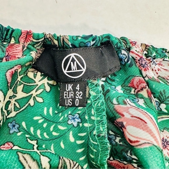 Missguided - Green Floral - Bell Sleeve- Off Shoulder Crop Top -Size 0 - Picture 7 of 8